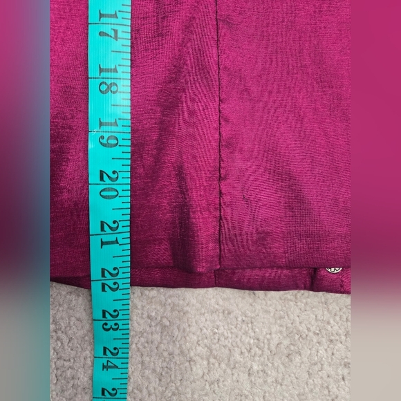 Kerrybrooke Shiny Magenta Jacket With Button Down Collar and 3/4 Sleeves. Small - Picture 15 of 15
